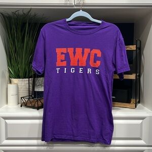 Edward Waters, college T-shirt size small Go Tigers